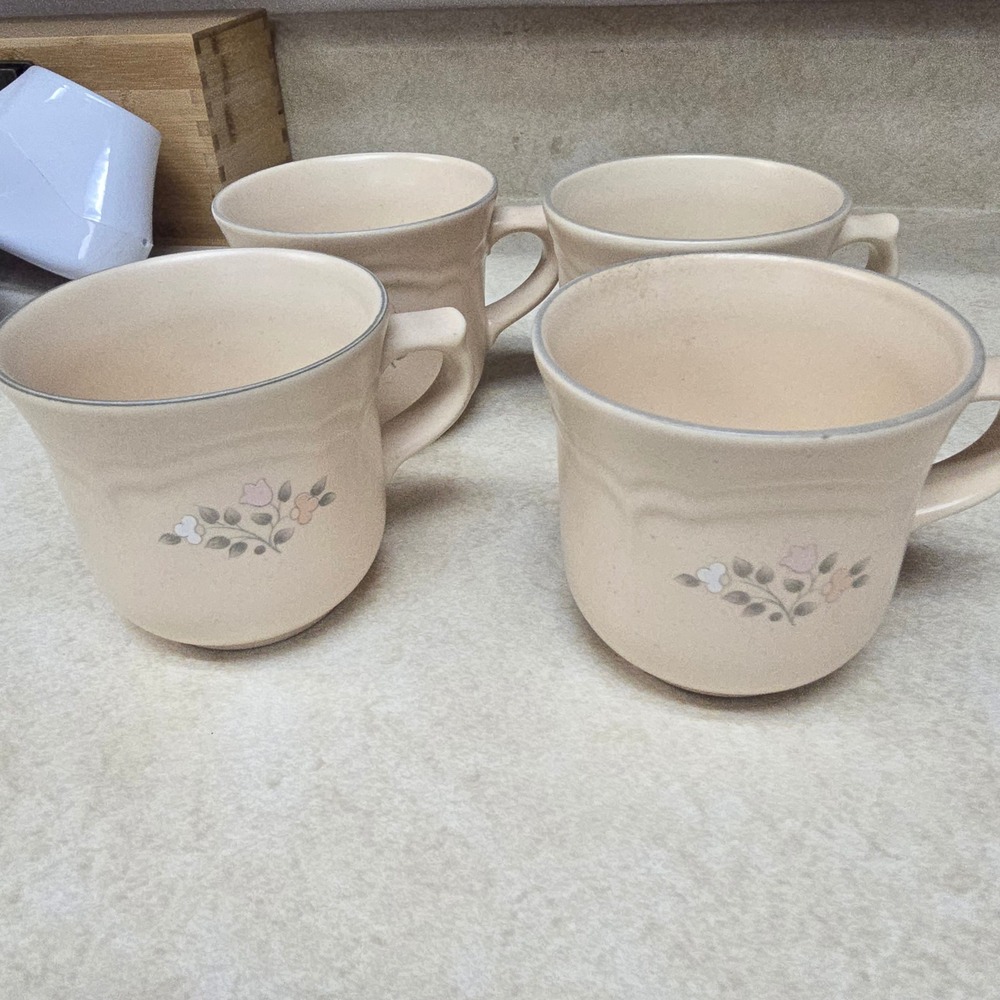 Vintage Pfaltzgraff Tea Rose Stoneware Coffee Mugs Set of 4 Pink Blue Floral USA